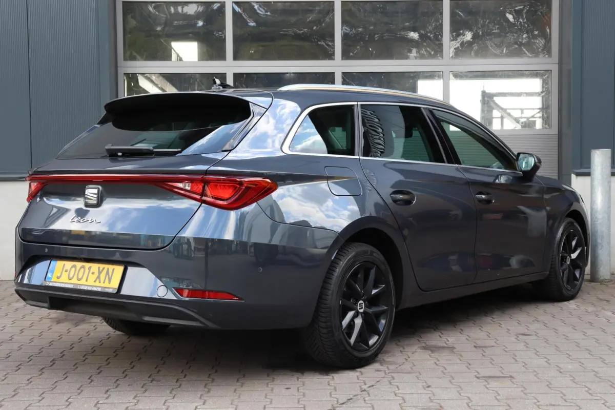 1.5 TSI l NAVI l VIRTUAL COCKPIT l STUURVERWARMING l STOELVERWARMING l CAMERA l PDC
