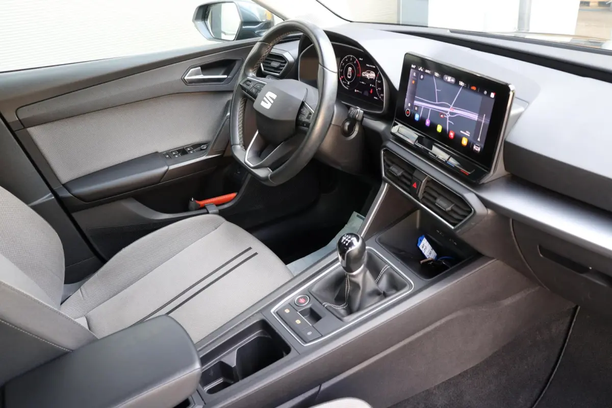 1.5 TSI l NAVI l VIRTUAL COCKPIT l STUURVERWARMING l STOELVERWARMING l CAMERA l PDC