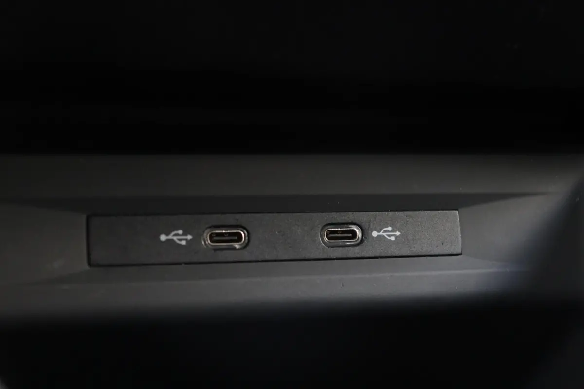 1.5 TSI l NAVI l VIRTUAL COCKPIT l STUURVERWARMING l STOELVERWARMING l CAMERA l PDC