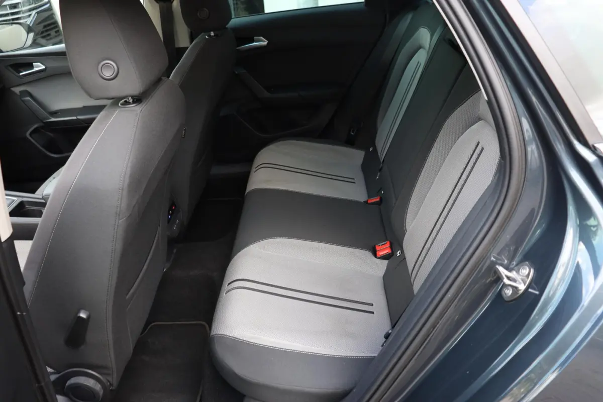 1.5 TSI l NAVI l VIRTUAL COCKPIT l STUURVERWARMING l STOELVERWARMING l CAMERA l PDC