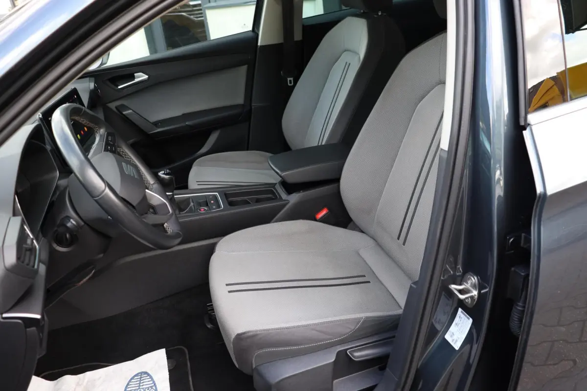 1.5 TSI l NAVI l VIRTUAL COCKPIT l STUURVERWARMING l STOELVERWARMING l CAMERA l PDC