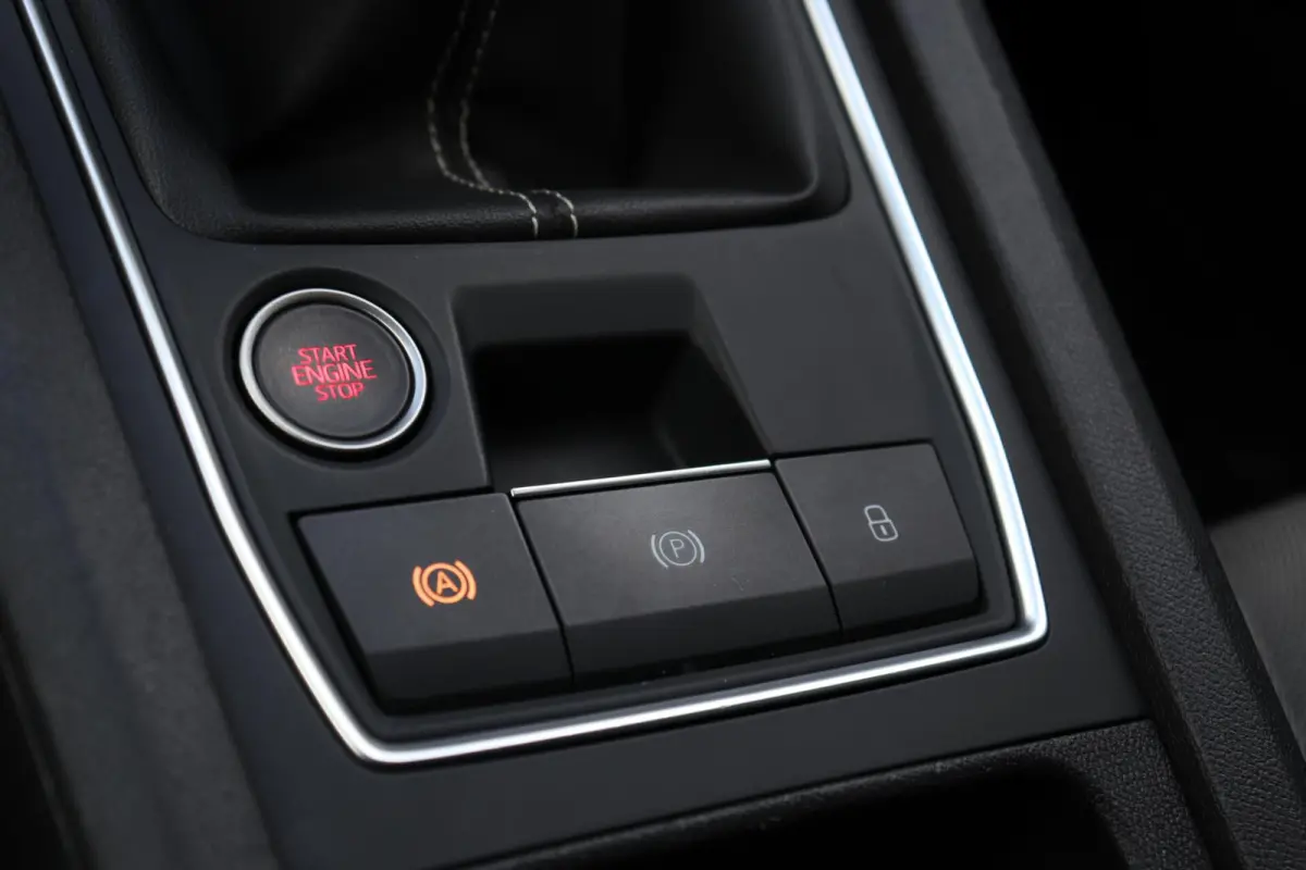 1.5 TSI l NAVI l VIRTUAL COCKPIT l STUURVERWARMING l STOELVERWARMING l CAMERA l PDC