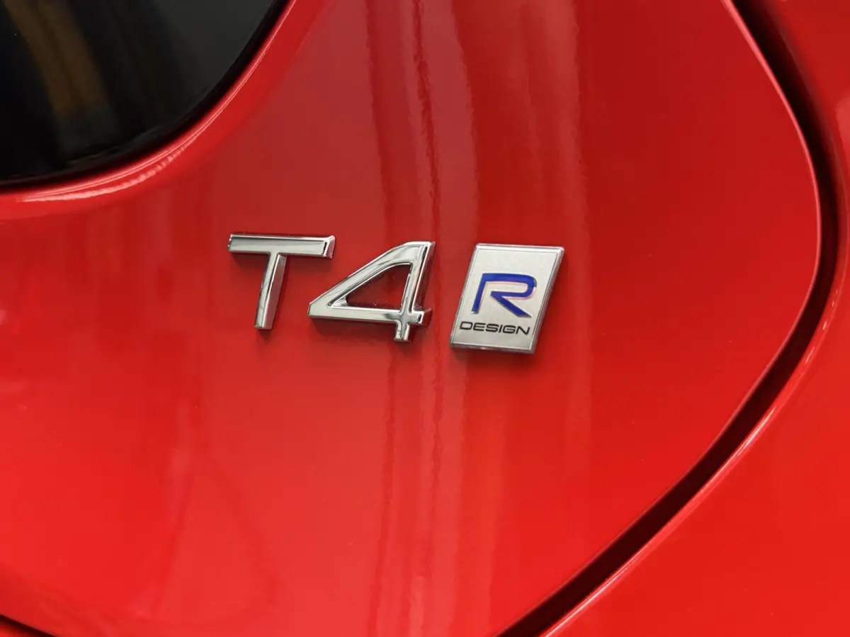 2.0i T4 R-Design Navigatie-Cr.contr-Clima-Camera-Parkeersensoren-Panoramadak-Stoelverwarming-Leder-LED-Lm18''velgen