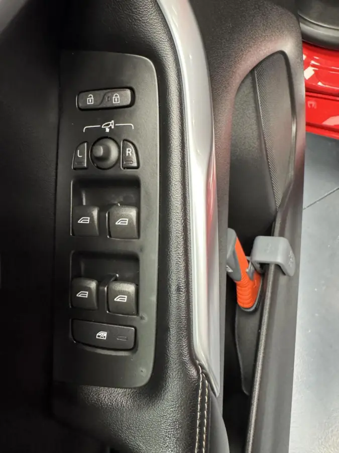 2.0i T4 R-Design Navigatie-Cr.contr-Clima-Camera-Parkeersensoren-Panoramadak-Stoelverwarming-Leder-LED-Lm18''velgen