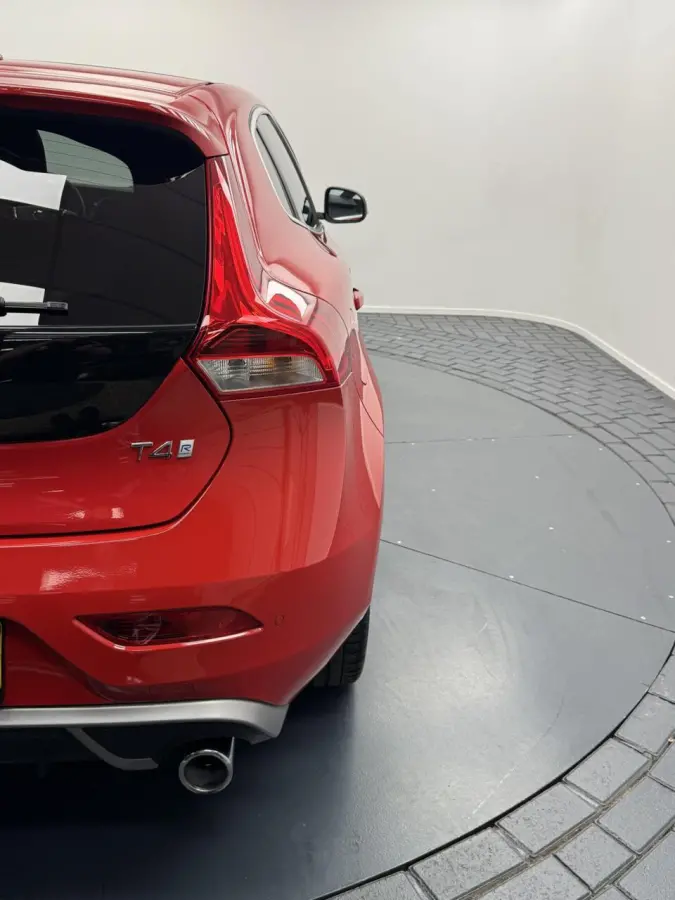 2.0i T4 R-Design Navigatie-Cr.contr-Clima-Camera-Parkeersensoren-Panoramadak-Stoelverwarming-Leder-LED-Lm18''velgen