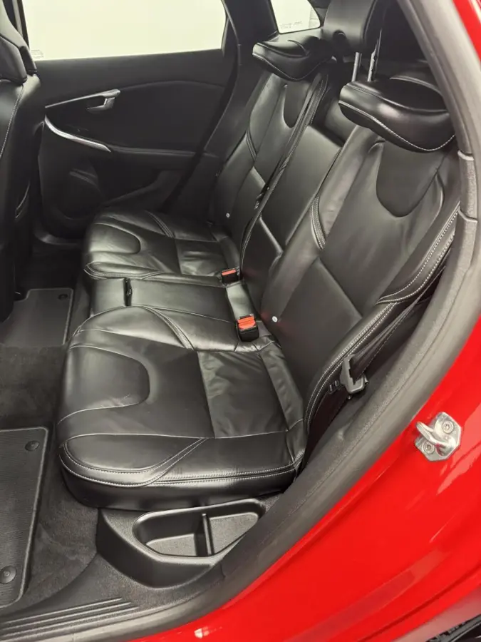 2.0i T4 R-Design Navigatie-Cr.contr-Clima-Camera-Parkeersensoren-Panoramadak-Stoelverwarming-Leder-LED-Lm18''velgen