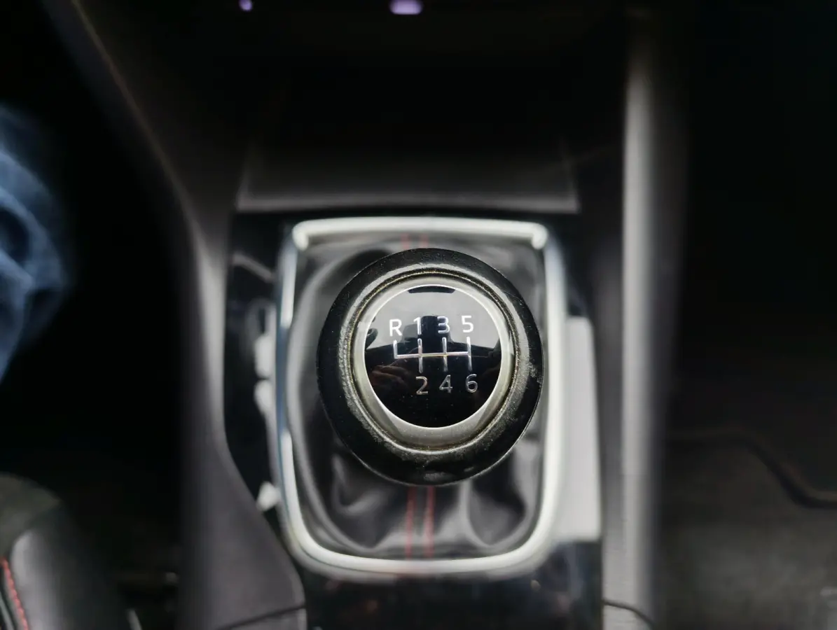 2.0 TS+ | Cruise Control | Navigatie | Dodehoeksensoren | Stoelverwarming | Half-lederen bekleding
