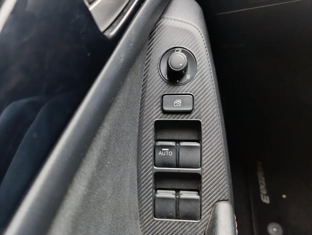 2.0 TS+ | Cruise Control | Navigatie | Dodehoeksensoren | Stoelverwarming | Half-lederen bekleding