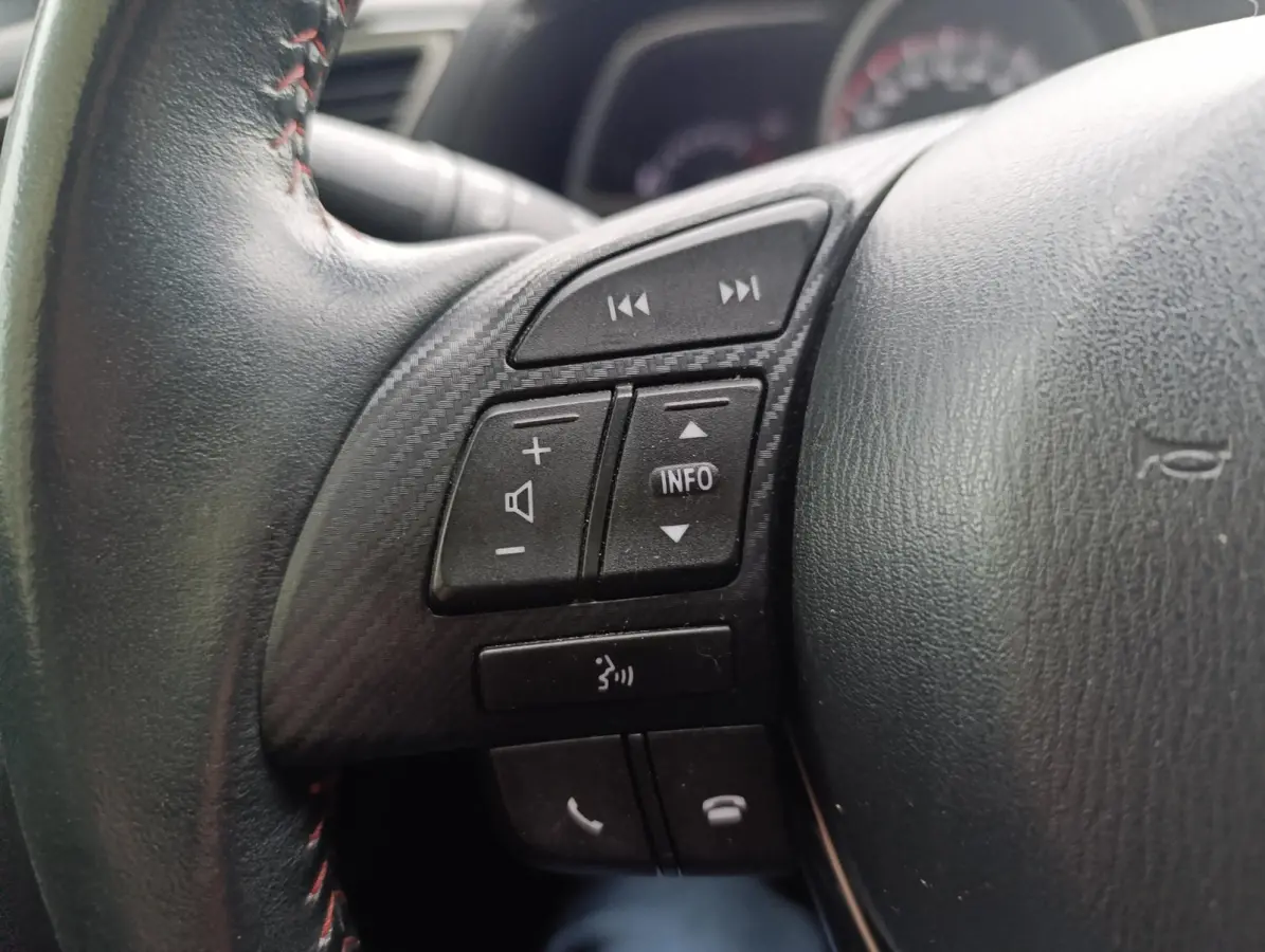 2.0 TS+ | Cruise Control | Navigatie | Dodehoeksensoren | Stoelverwarming | Half-lederen bekleding