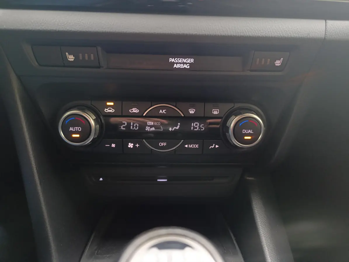 2.0 TS+ | Cruise Control | Navigatie | Dodehoeksensoren | Stoelverwarming | Half-lederen bekleding