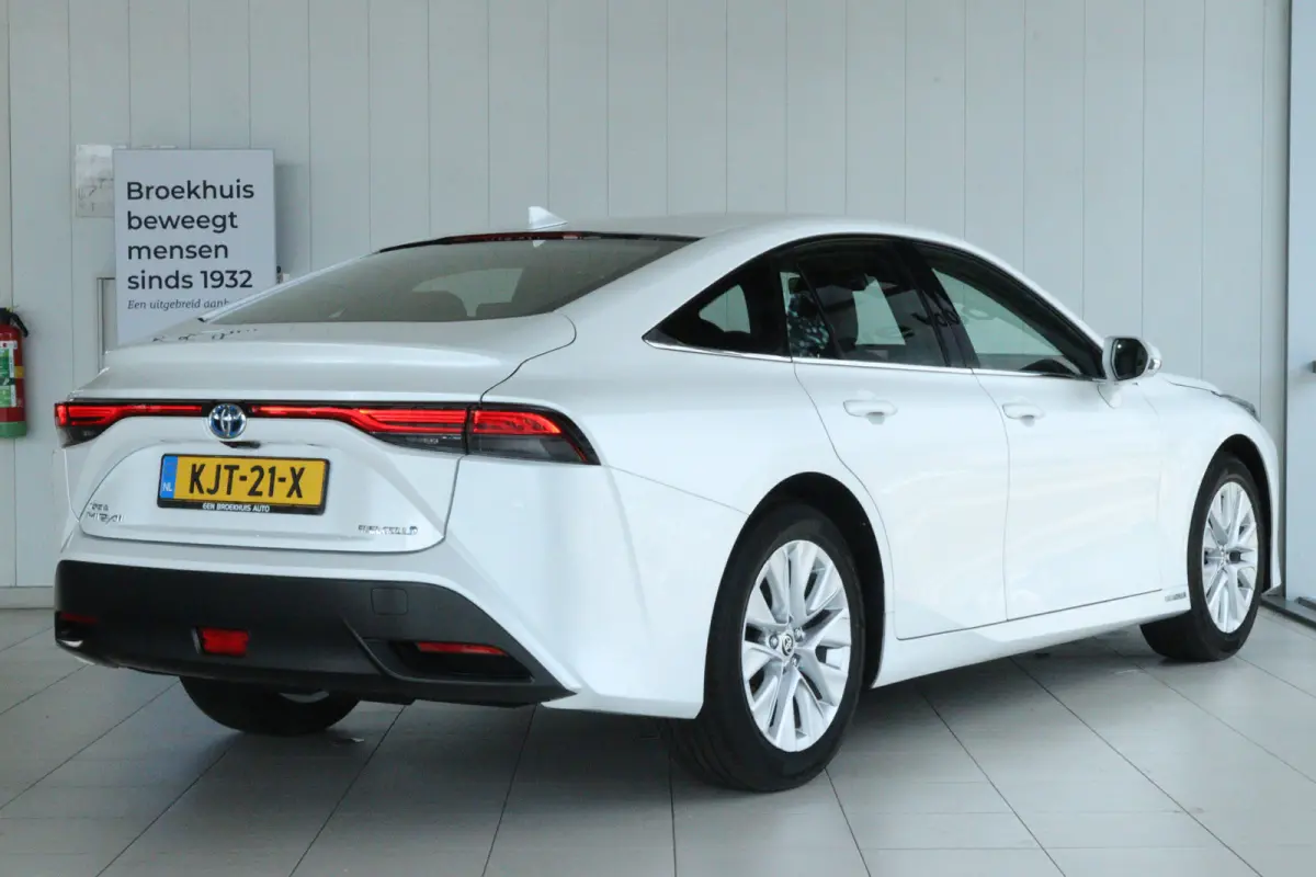 Dynamic | 10 Jaar Fabrieksgarantie | Adapt. Cruise | Stoelverwarming | Camera | Elektr. stoelen | Navi | Carplay | Climate