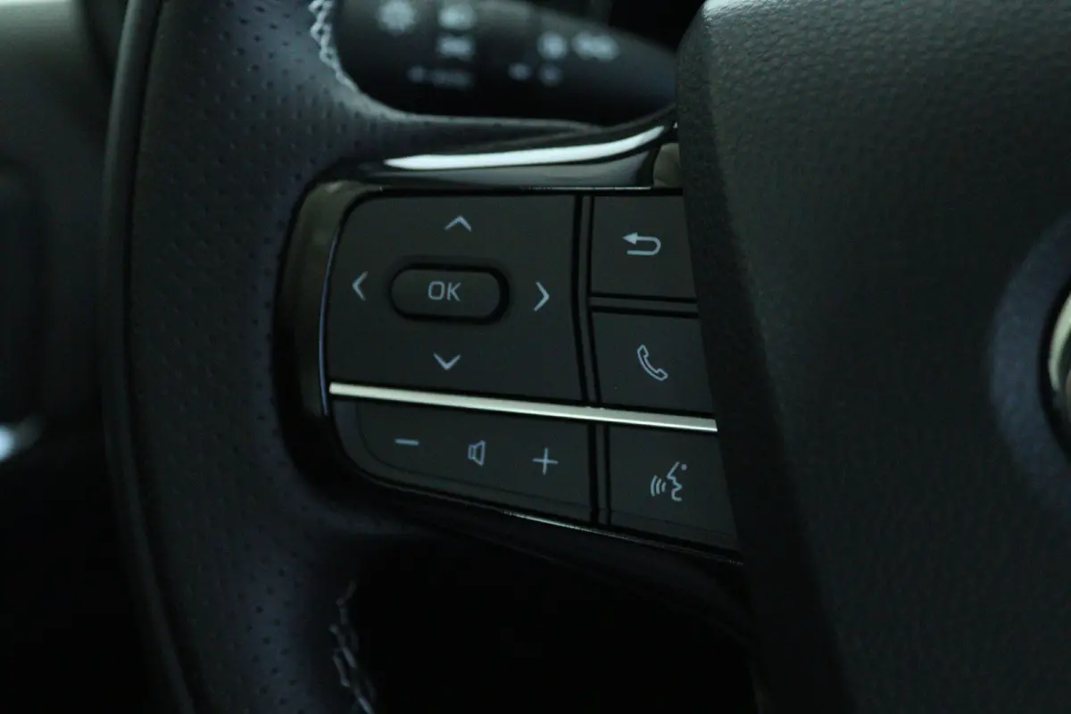 Dynamic | 10 Jaar Fabrieksgarantie | Adapt. Cruise | Stoelverwarming | Camera | Elektr. stoelen | Navi | Carplay | Climate