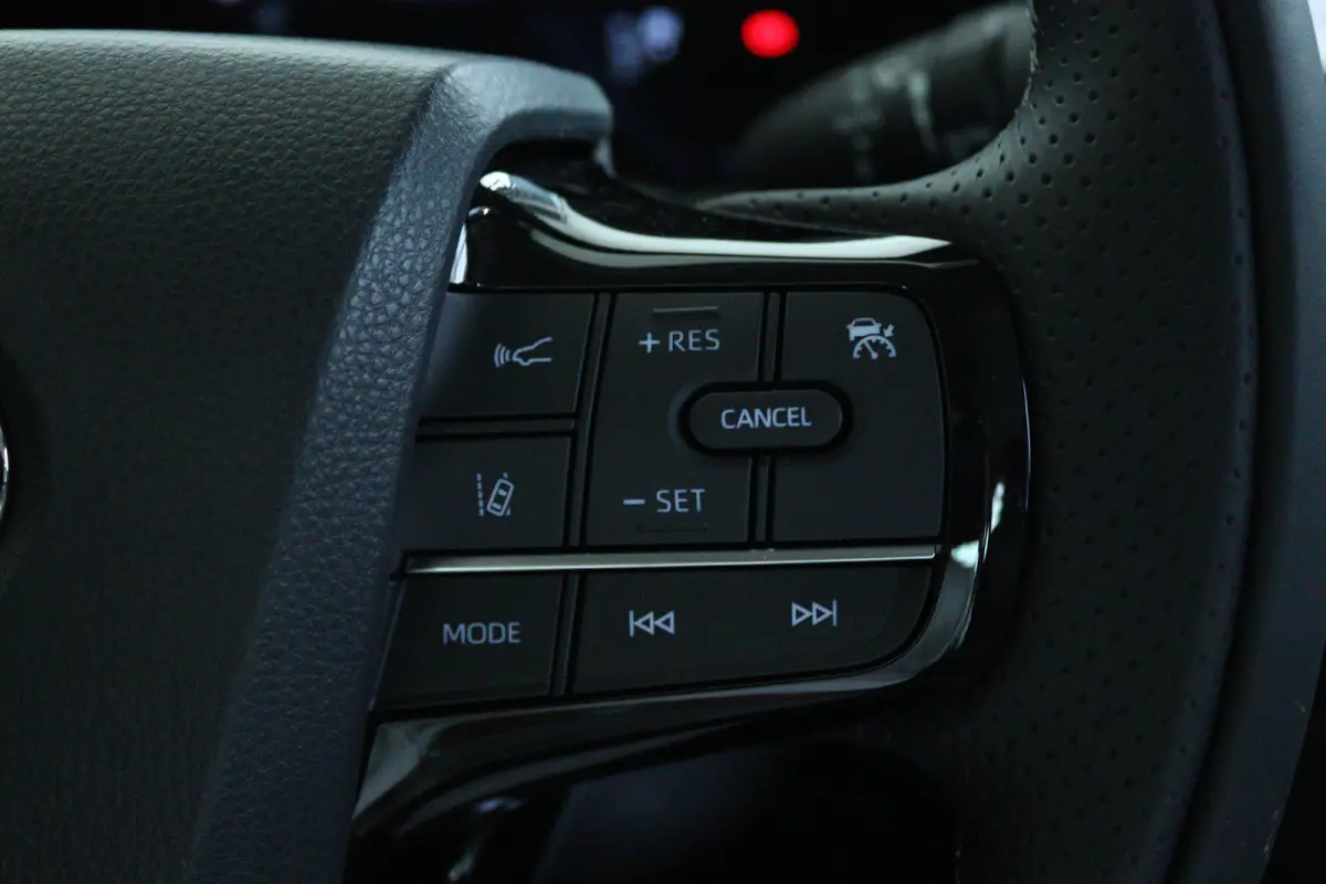 Dynamic | 10 Jaar Fabrieksgarantie | Adapt. Cruise | Stoelverwarming | Camera | Elektr. stoelen | Navi | Carplay | Climate