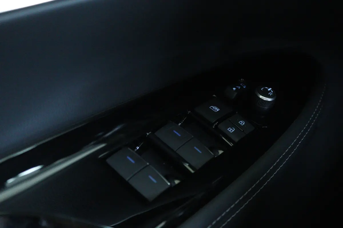 Dynamic | 10 Jaar Fabrieksgarantie | Adapt. Cruise | Stoelverwarming | Camera | Elektr. stoelen | Navi | Carplay | Climate