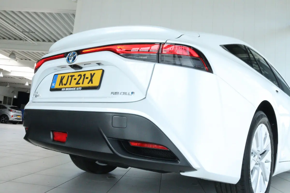 Dynamic | 10 Jaar Fabrieksgarantie | Adapt. Cruise | Stoelverwarming | Camera | Elektr. stoelen | Navi | Carplay | Climate