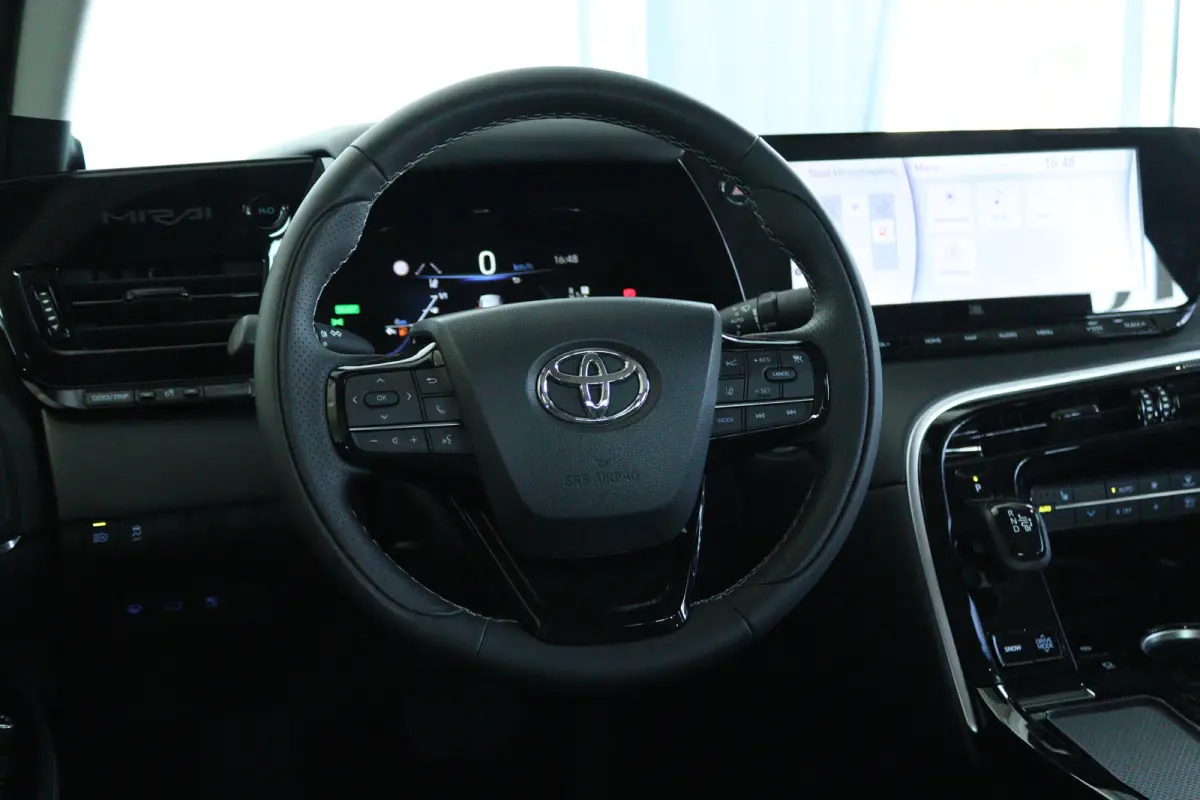 Dynamic | 10 Jaar Fabrieksgarantie | Adapt. Cruise | Stoelverwarming | Camera | Elektr. stoelen | Navi | Carplay | Climate
