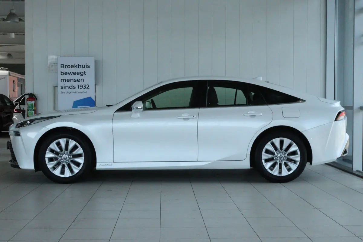 Dynamic | 10 Jaar Fabrieksgarantie | Adapt. Cruise | Stoelverwarming | Camera | Elektr. stoelen | Navi | Carplay | Climate