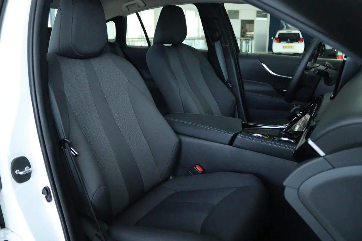 Dynamic | 10 Jaar Fabrieksgarantie | Adapt. Cruise | Stoelverwarming | Camera | Elektr. stoelen | Navi | Carplay | Climate