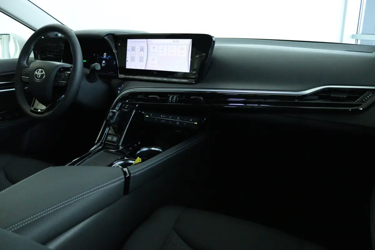 Dynamic | 10 Jaar Fabrieksgarantie | Adapt. Cruise | Stoelverwarming | Camera | Elektr. stoelen | Navi | Carplay | Climate