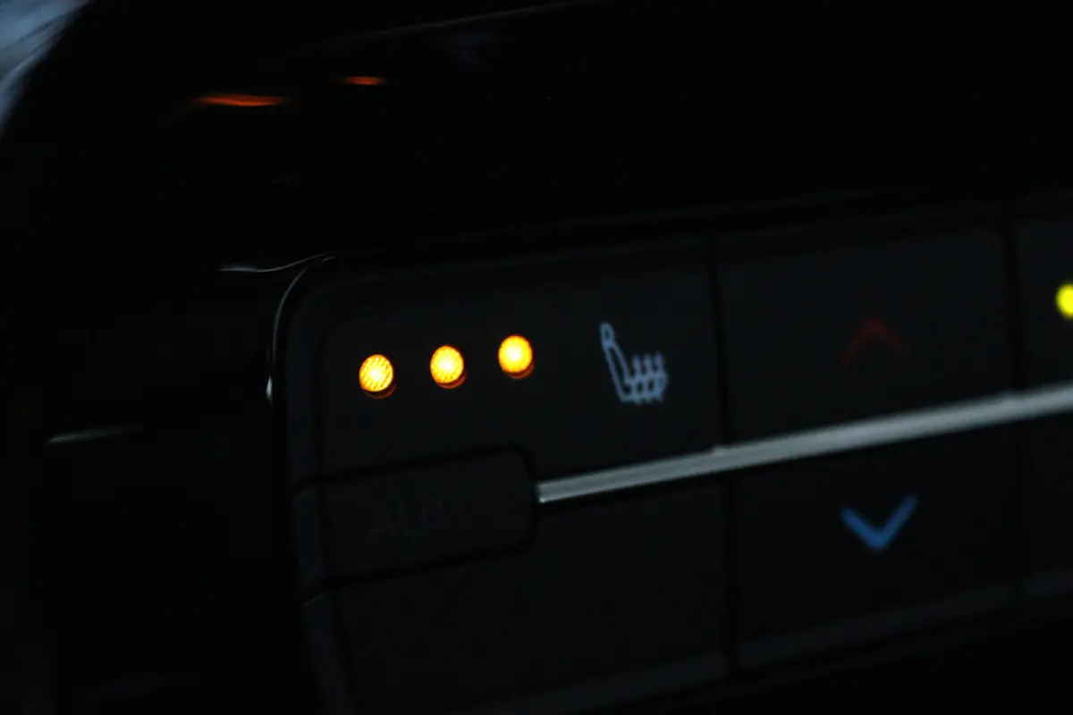 Dynamic | 10 Jaar Fabrieksgarantie | Adapt. Cruise | Stoelverwarming | Camera | Elektr. stoelen | Navi | Carplay | Climate