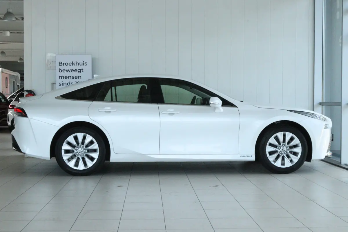 Dynamic | 10 Jaar Fabrieksgarantie | Adapt. Cruise | Stoelverwarming | Camera | Elektr. stoelen | Navi | Carplay | Climate