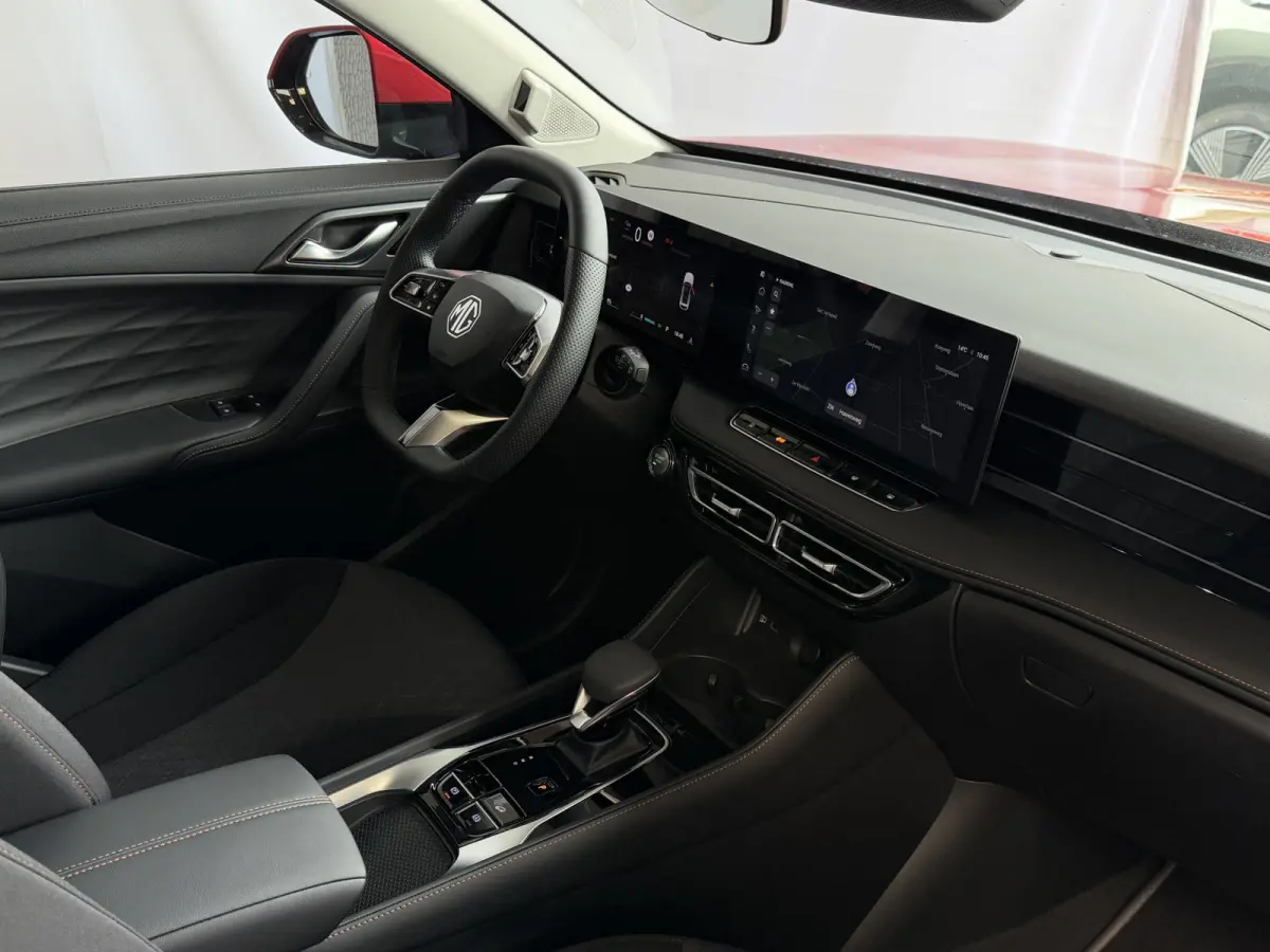1.5 272PK 100KM ELEKTRISCH RIJDEN EN 900KM OP BENZINE ELEK/STOEL/KLEP CAMERA 19'LMV plug-in hybride