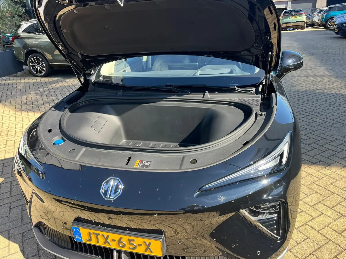 Luxury 4WD 77 kWh | 360 Camera | Led koplampen | CarPlay | Panoramadak | Stoel+ Stuurverwarming | Stoelventilatie |