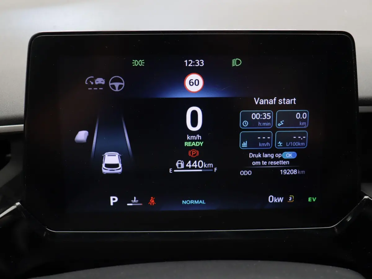 1.5 Luxury | Bi-Tone | Apple Carplay & Android Auto | Rondomzicht Camera | Stoel en Stuurwielverwarming |