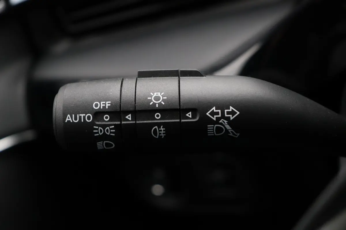 1.5 Luxury | Bi-Tone | Apple Carplay & Android Auto | Rondomzicht Camera | Stoel en Stuurwielverwarming |