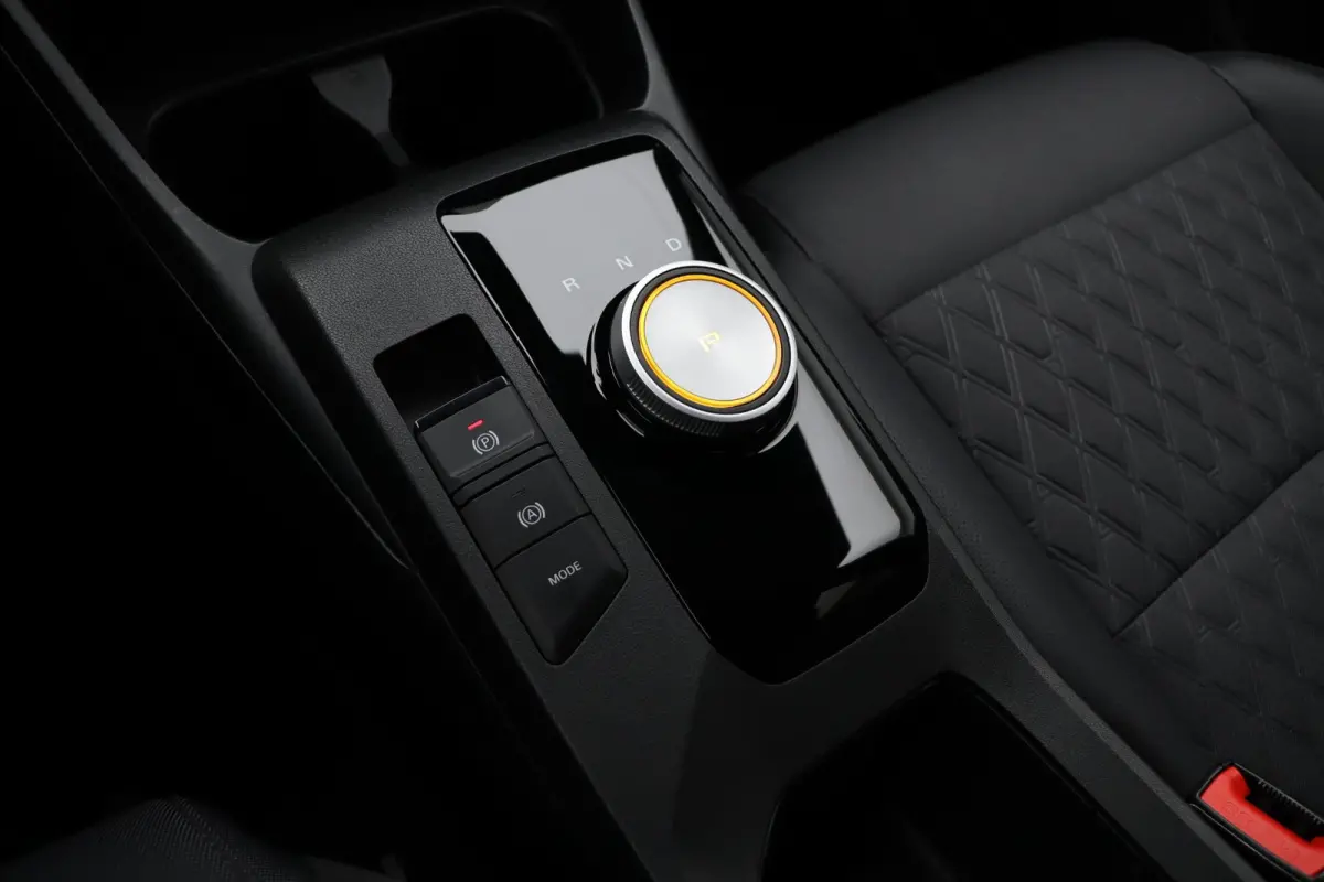 1.5 Luxury | Bi-Tone | Apple Carplay & Android Auto | Rondomzicht Camera | Stoel en Stuurwielverwarming |