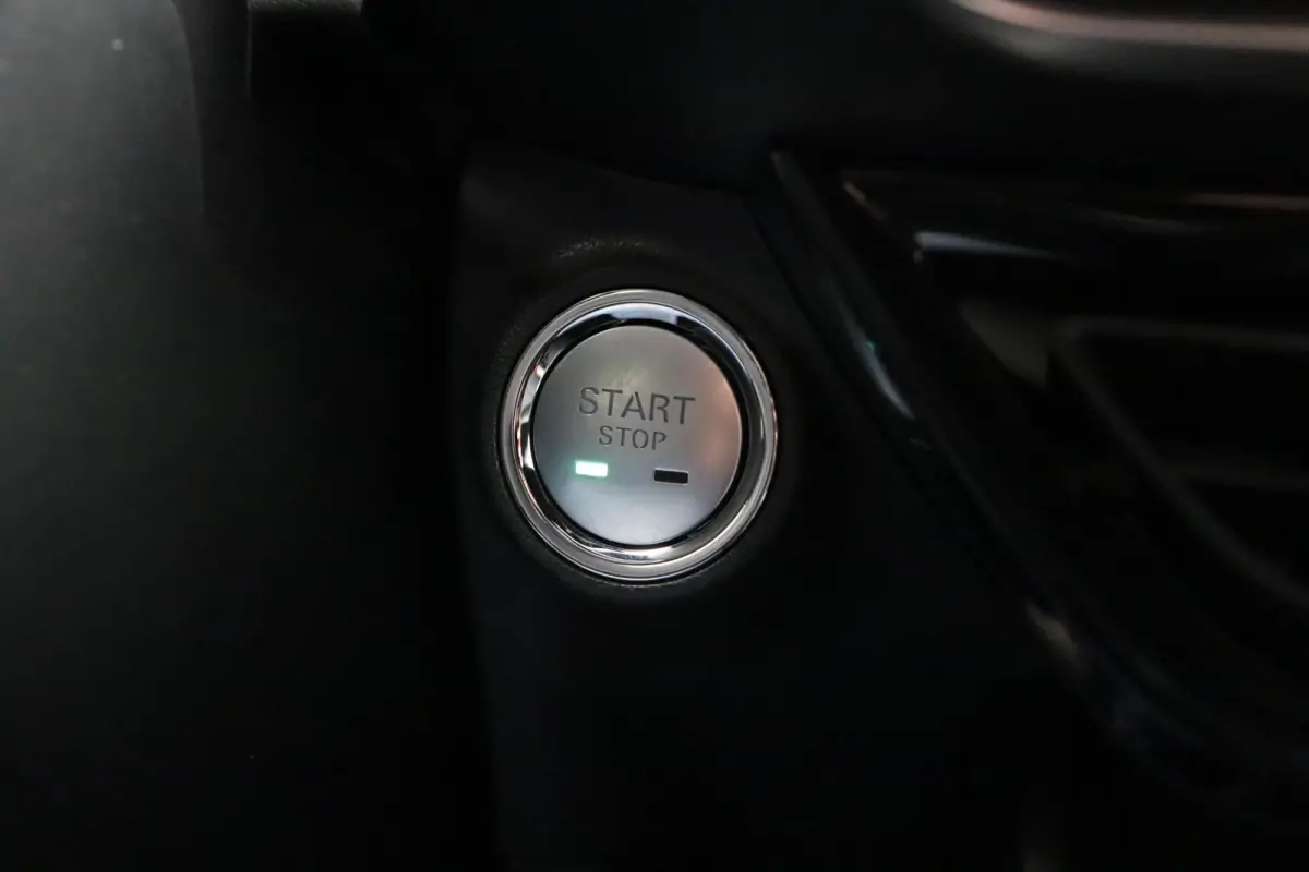 1.5 Luxury | Bi-Tone | Apple Carplay & Android Auto | Rondomzicht Camera | Stoel en Stuurwielverwarming |