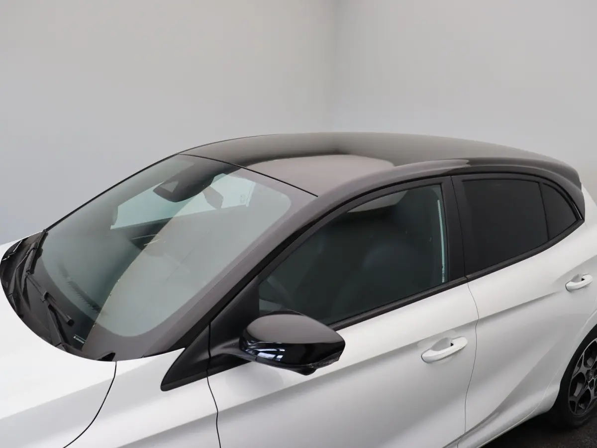 1.5 Luxury | Bi-Tone | Apple Carplay & Android Auto | Rondomzicht Camera | Stoel en Stuurwielverwarming |