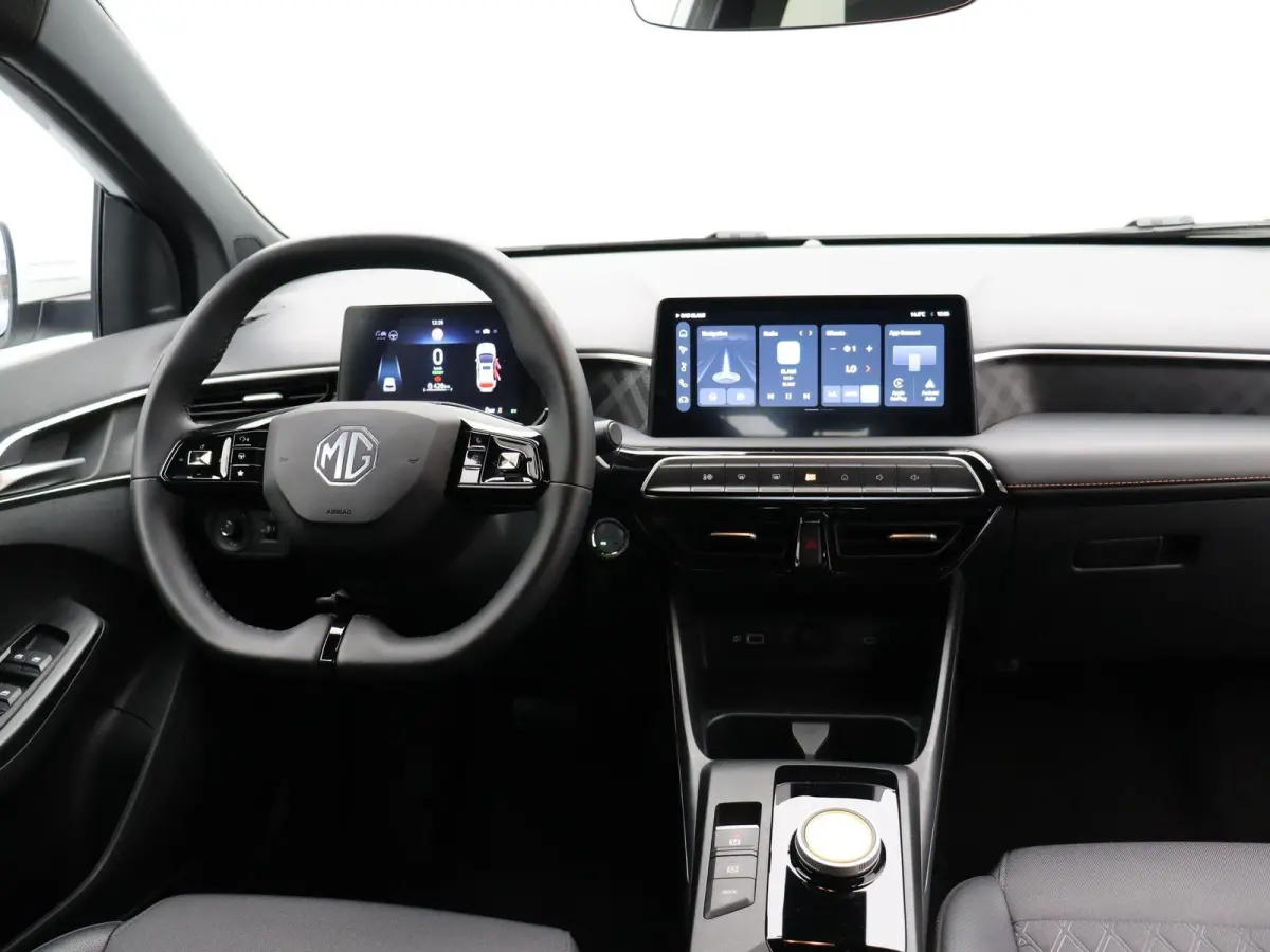 1.5 Luxury | Apple Carplay & Android Auto | Rondomzicht Camera | Stoel en Stuurwielverwarming |