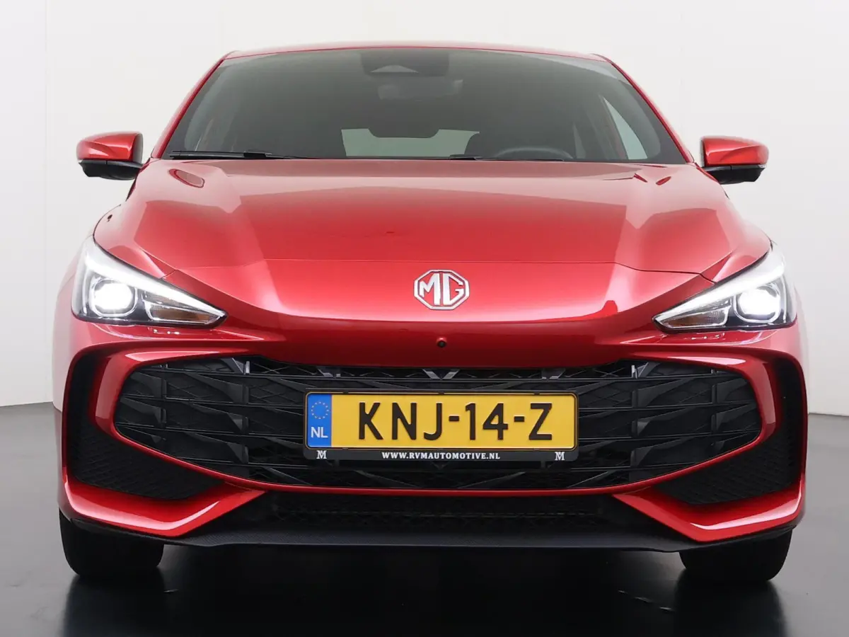 1.5 Hybrid+ Luxury VAN:22.900,- VOOR:19.877,- UW HERFSTVOORDEEL:3.023,- ONDERHOUD GEHAD BIJ DEALER, DIRECT LEVERBAAR | 7 JAAR MG FABRIEKS GARANTIE TM 02-2032 | STOEL + STUURVERWARMING | 360 