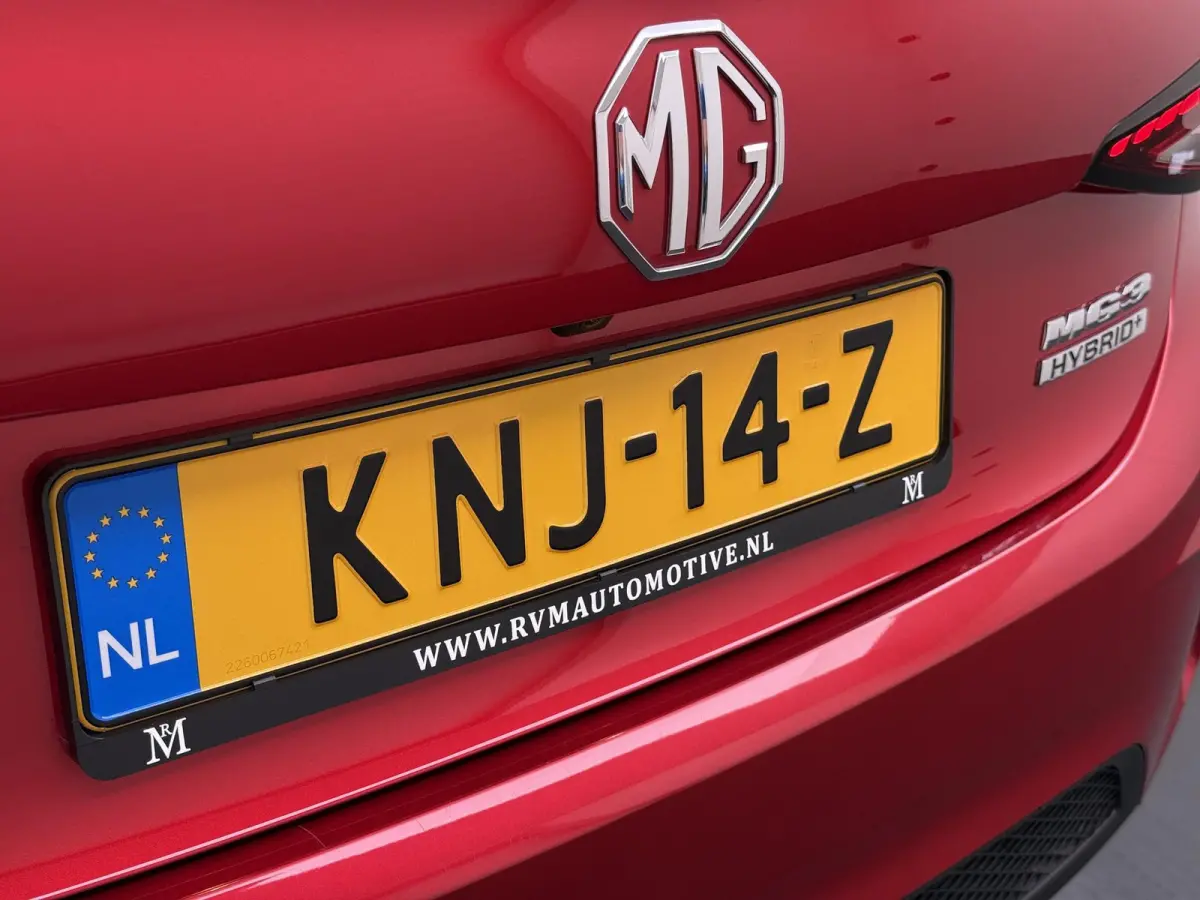 1.5 Hybrid+ Luxury VAN:22.900,- VOOR:19.877,- UW HERFSTVOORDEEL:3.023,- ONDERHOUD GEHAD BIJ DEALER, DIRECT LEVERBAAR | 7 JAAR MG FABRIEKS GARANTIE TM 02-2032 | STOEL + STUURVERWARMING | 360 