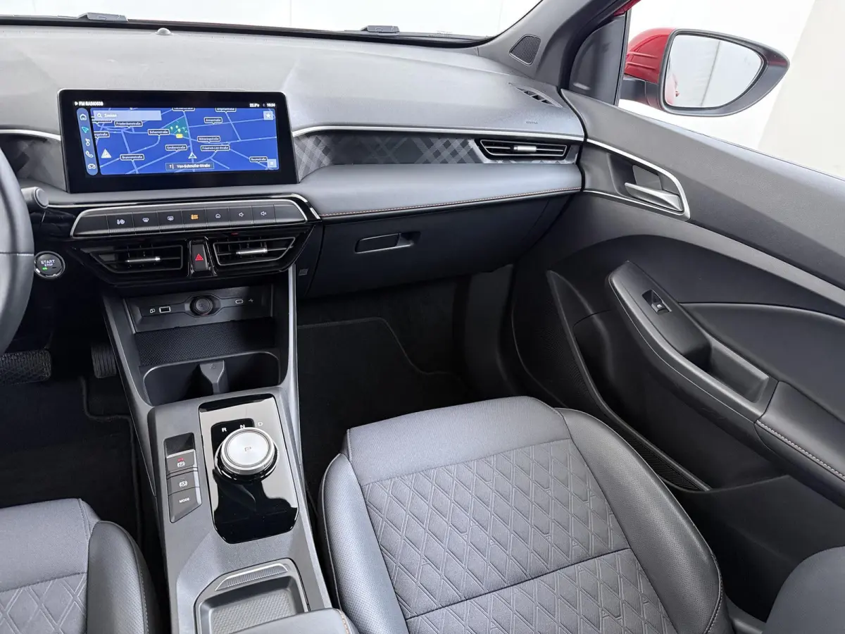 1.5 Hybrid+ Luxury VAN:22.900,- VOOR:19.877,- UW HERFSTVOORDEEL:3.023,- ONDERHOUD GEHAD BIJ DEALER, DIRECT LEVERBAAR | 7 JAAR MG FABRIEKS GARANTIE TM 02-2032 | STOEL + STUURVERWARMING | 360 