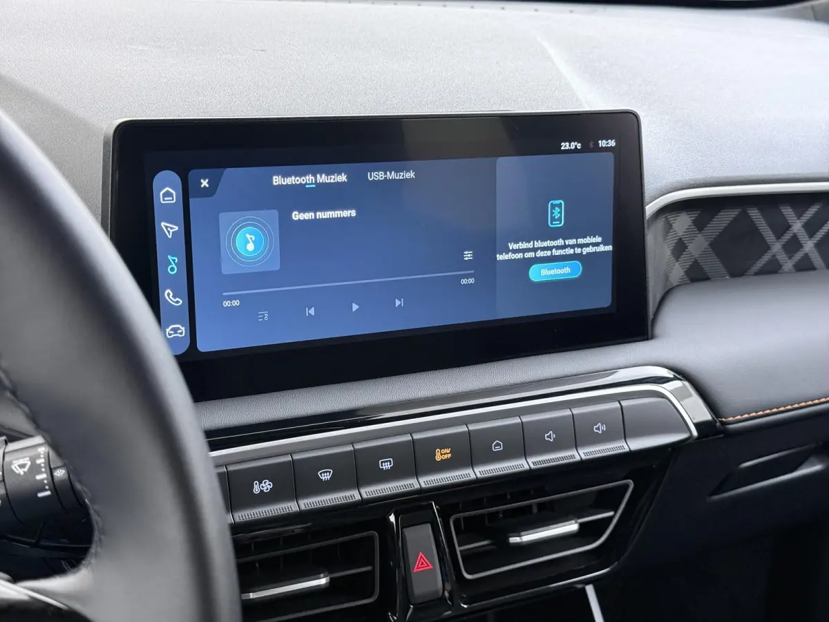 1.5 Hybrid+ Luxury VAN:22.900,- VOOR:19.877,- UW HERFSTVOORDEEL:3.023,- ONDERHOUD GEHAD BIJ DEALER, DIRECT LEVERBAAR | 7 JAAR MG FABRIEKS GARANTIE TM 02-2032 | STOEL + STUURVERWARMING | 360 