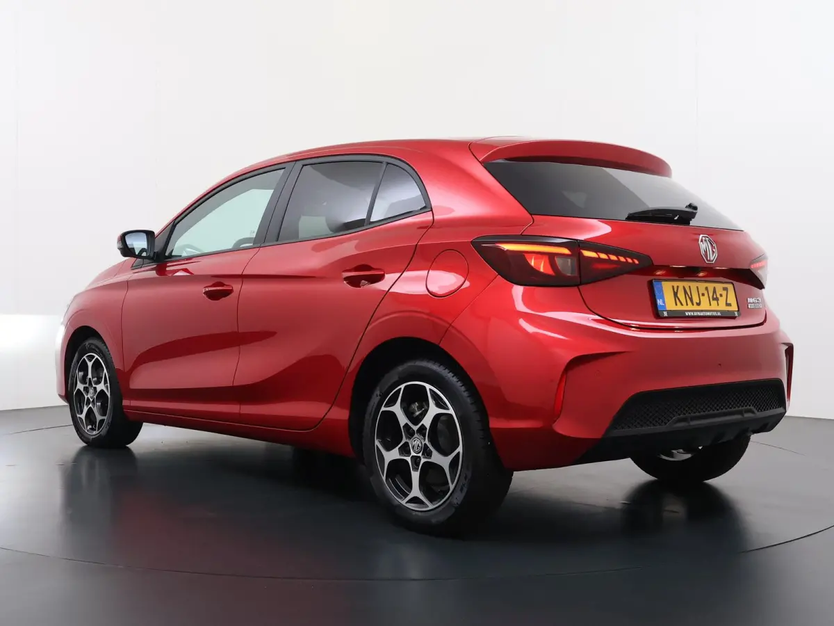 1.5 Hybrid+ Luxury VAN:22.900,- VOOR:19.877,- UW HERFSTVOORDEEL:3.023,- ONDERHOUD GEHAD BIJ DEALER, DIRECT LEVERBAAR | 7 JAAR MG FABRIEKS GARANTIE TM 02-2032 | STOEL + STUURVERWARMING | 360 
