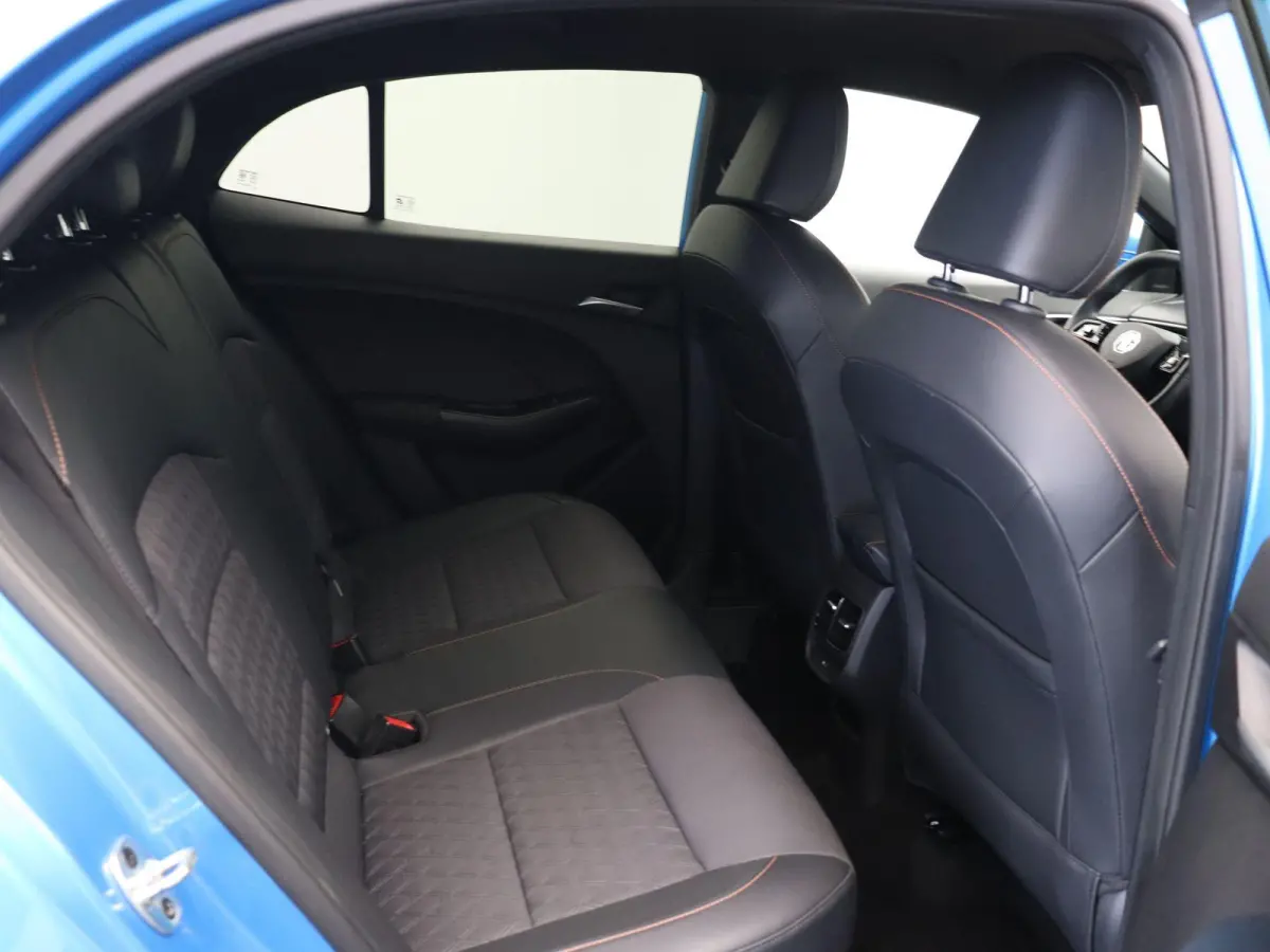 1.5 Luxury | Apple Carplay & Android Auto | Rondomzicht Camera | Stoel en Stuurwielverwarming |