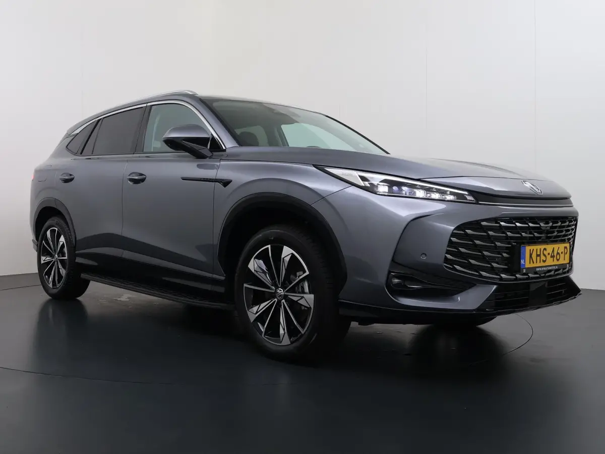 1.5 TGDI Luxury VAN: 39.900,- VOOR: 33.330,- UW HERFSTVOORDEEL: 6.570,- PLUG-IN HYBRIDE | 272PK NIEUWE AUTO | >1.000 KM TOTAAL BEREIK | 1E REGISTRATIE 03-2026 | 360° CAMERA | ELEKTRISCHE AC