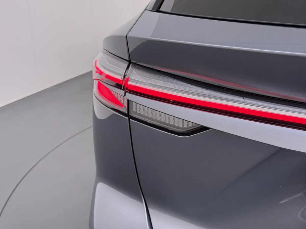 1.5 TGDI Luxury VAN: 39.900,- VOOR: 33.330,- UW HERFSTVOORDEEL: 6.570,- PLUG-IN HYBRIDE | 272PK NIEUWE AUTO | >1.000 KM TOTAAL BEREIK | 1E REGISTRATIE 03-2026 | 360° CAMERA | ELEKTRISCHE AC