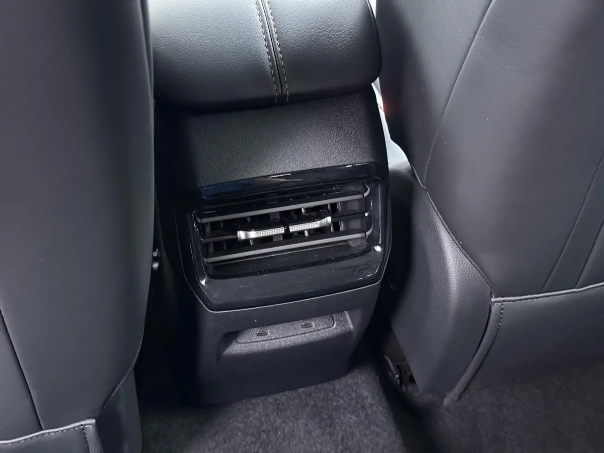 1.5 TGDI Luxury VAN: 39.900,- VOOR: 33.330,- UW HERFSTVOORDEEL: 6.570,- PLUG-IN HYBRIDE | 272PK NIEUWE AUTO | >1.000 KM TOTAAL BEREIK | 1E REGISTRATIE 03-2026 | 360° CAMERA | ELEKTRISCHE AC