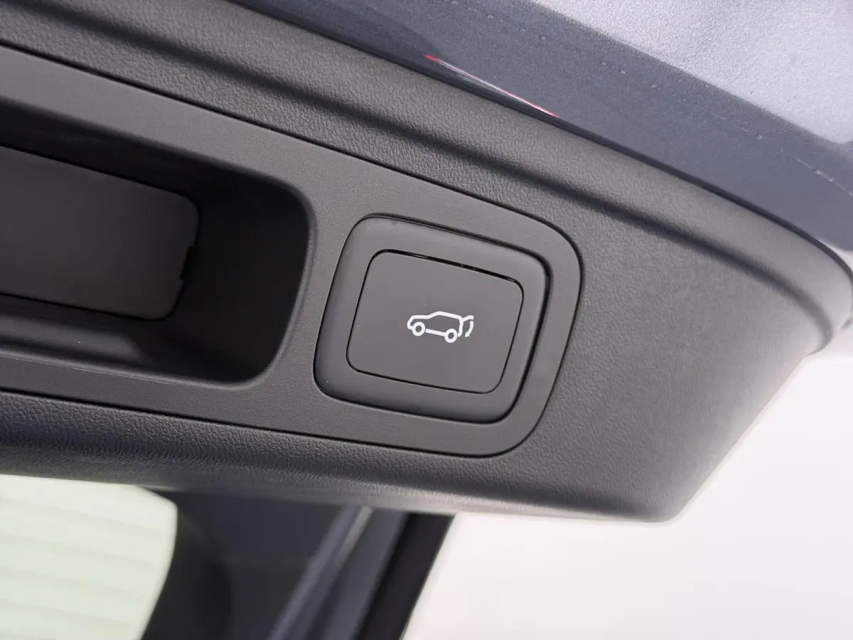 1.5 TGDI Luxury VAN: 39.900,- VOOR: 33.330,- UW HERFSTVOORDEEL: 6.570,- PLUG-IN HYBRIDE | 272PK NIEUWE AUTO | >1.000 KM TOTAAL BEREIK | 1E REGISTRATIE 03-2026 | 360° CAMERA | ELEKTRISCHE AC