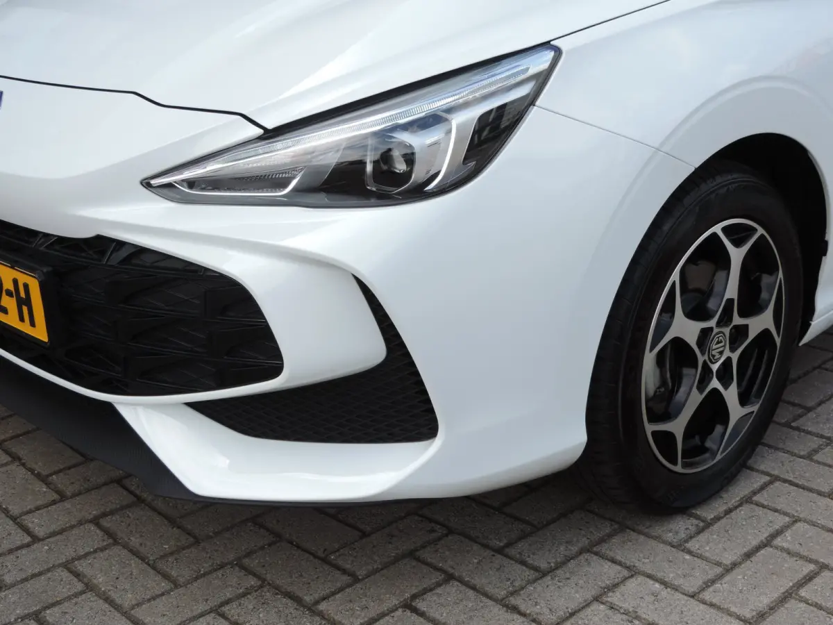 1.5 Hybrid+ Luxury AUTOMAAT 25.000km | NLauto | 1e Eig | ECC | 360Cam | Halfleer | LED kopl | Priv.glas | CarPlay