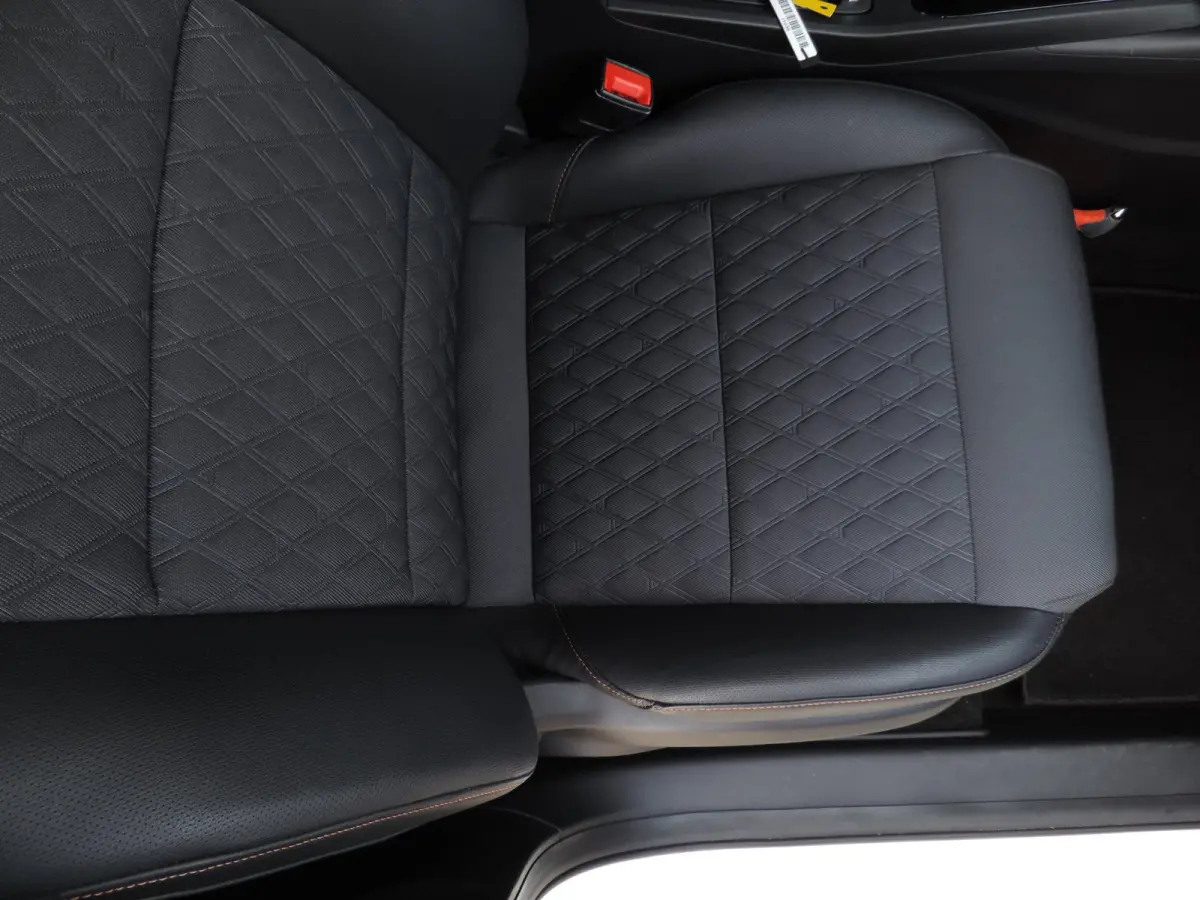 1.5 Hybrid+ Luxury AUTOMAAT 25.000km | NLauto | 1e Eig | ECC | 360Cam | Halfleer | LED kopl | Priv.glas | CarPlay