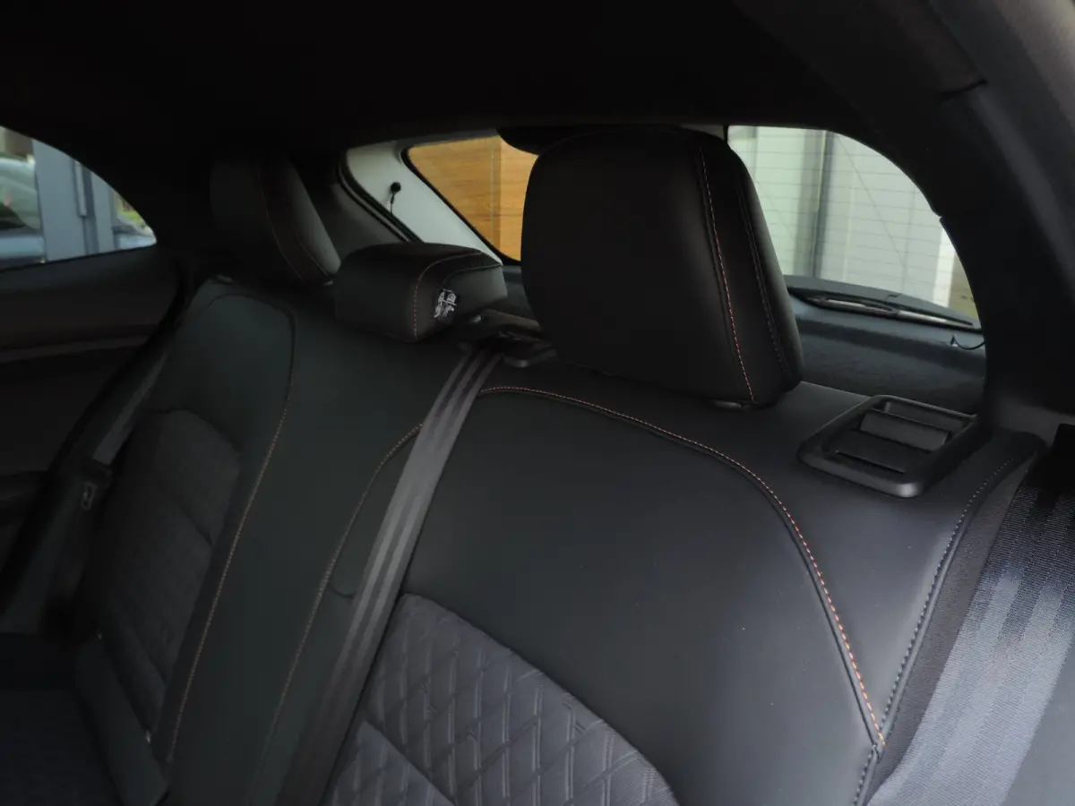 1.5 Hybrid+ Luxury AUTOMAAT 25.000km | NLauto | 1e Eig | ECC | 360Cam | Halfleer | LED kopl | Priv.glas | CarPlay