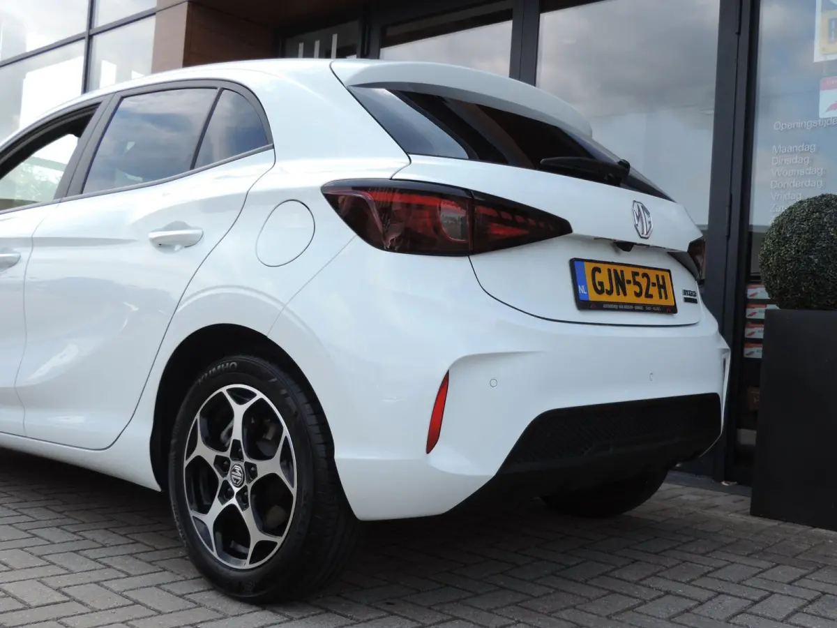 1.5 Hybrid+ Luxury AUTOMAAT 25.000km | NLauto | 1e Eig | ECC | 360Cam | Halfleer | LED kopl | Priv.glas | CarPlay
