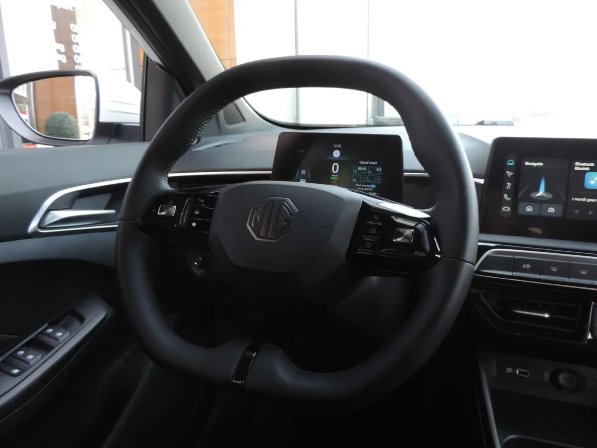 1.5 Hybrid+ Luxury AUTOMAAT 25.000km | NLauto | 1e Eig | ECC | 360Cam | Halfleer | LED kopl | Priv.glas | CarPlay