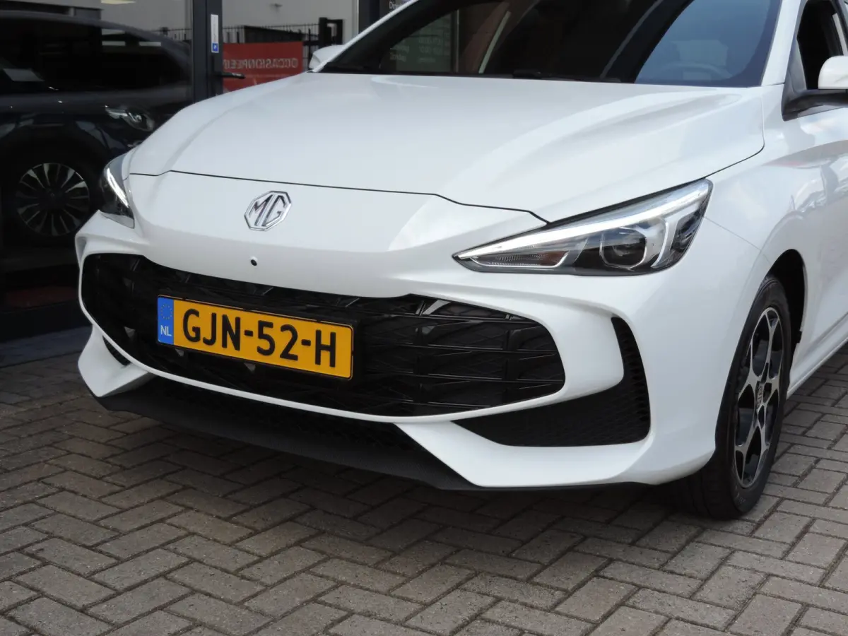 1.5 Hybrid+ Luxury AUTOMAAT 25.000km | NLauto | 1e Eig | ECC | 360Cam | Halfleer | LED kopl | Priv.glas | CarPlay