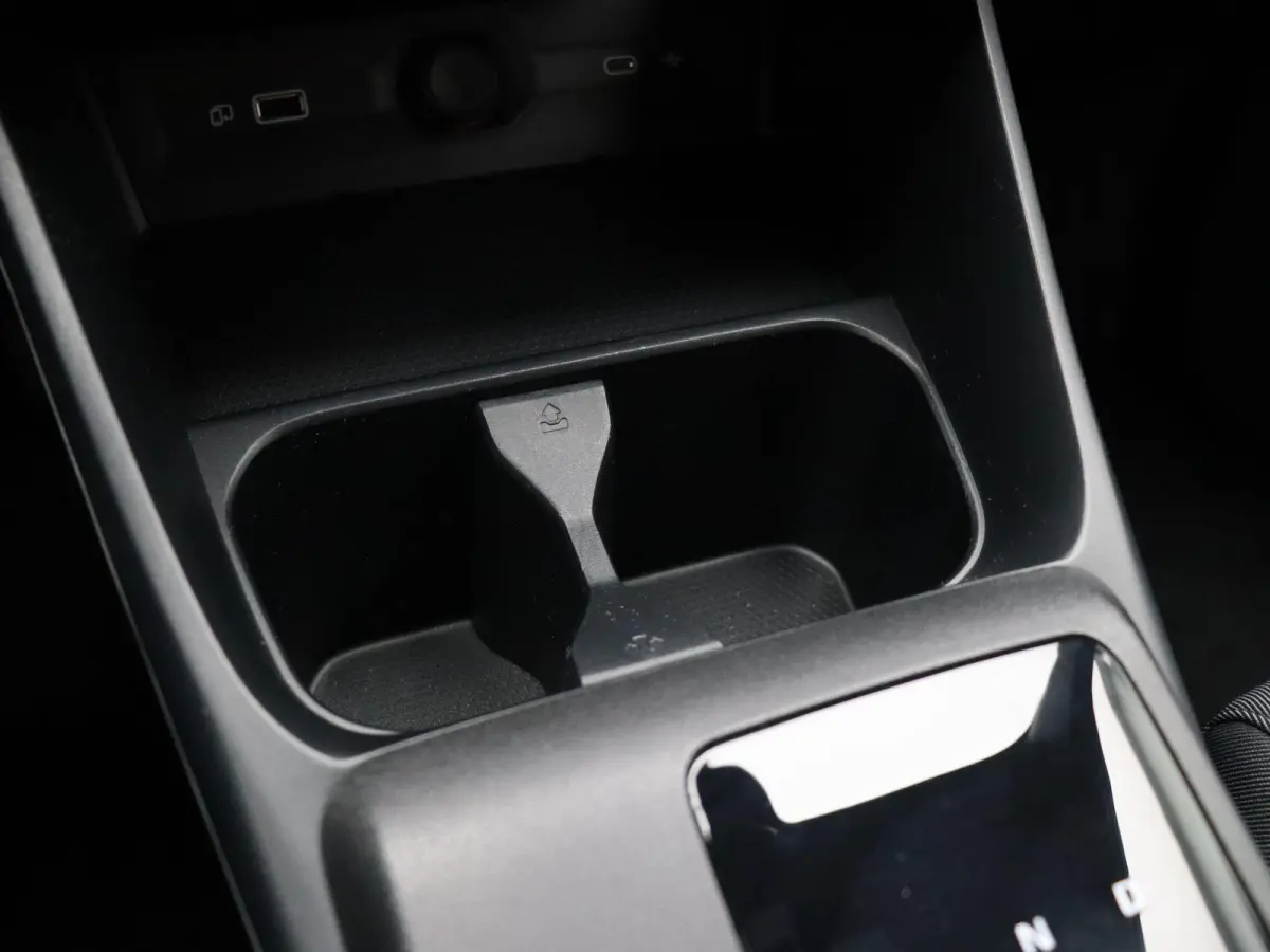 1.5 Luxury | Apple Carplay & Android Auto | Rondomzicht Camera | Stoel en Stuurwielverwarming |